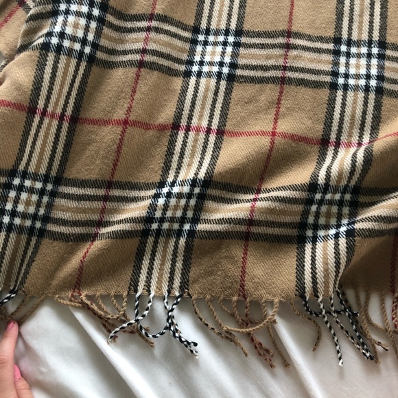 Chic shawl - Picture 3 of 4